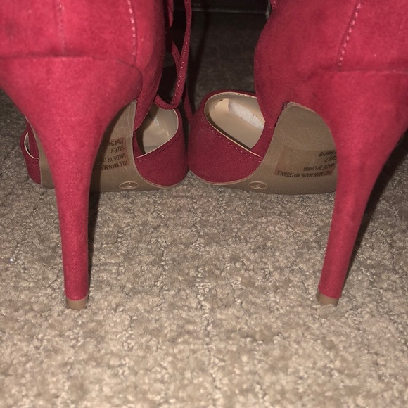 NWOT burgundy pumps Perfect condition - Picture 3 of 8